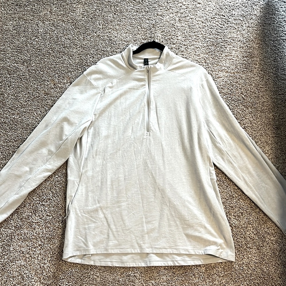 Men’s LuLuLemon half zip performance shirt